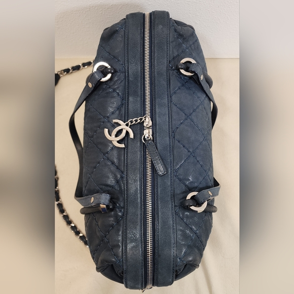 Chanel 2012 Iridescent Relax CC Bowling Bag/Baby duffle. Beautiful - Picture 5 of 16